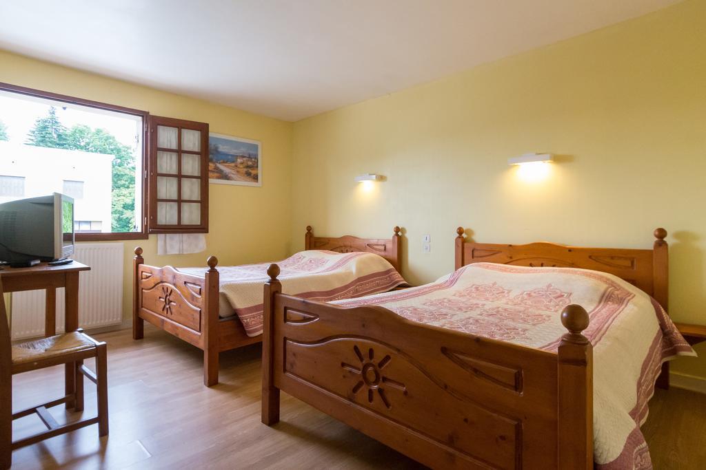 Le Petit Sale Hotel Saint-Just-le-Martel Kültér fotó